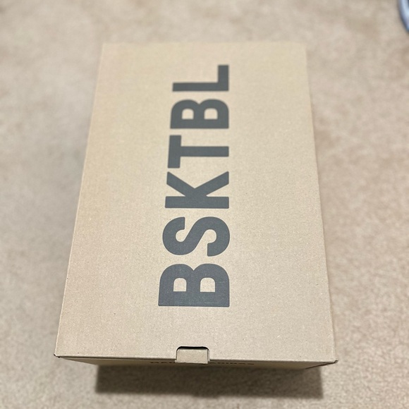 Adidas Yeezy Black Knit Men's Shoes - Picture 7 of 9